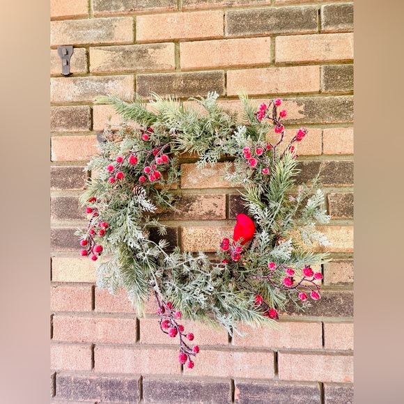 Icy Pine & Sugar Berry Cardinal Wreath - Picture 5 of 11